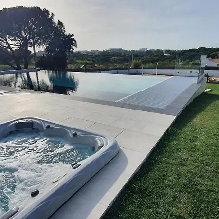 Sky By Laranjal Αλμπουφέιρα